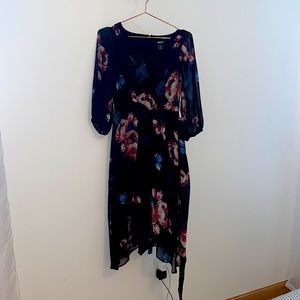 flowery dress with mid length sleeves